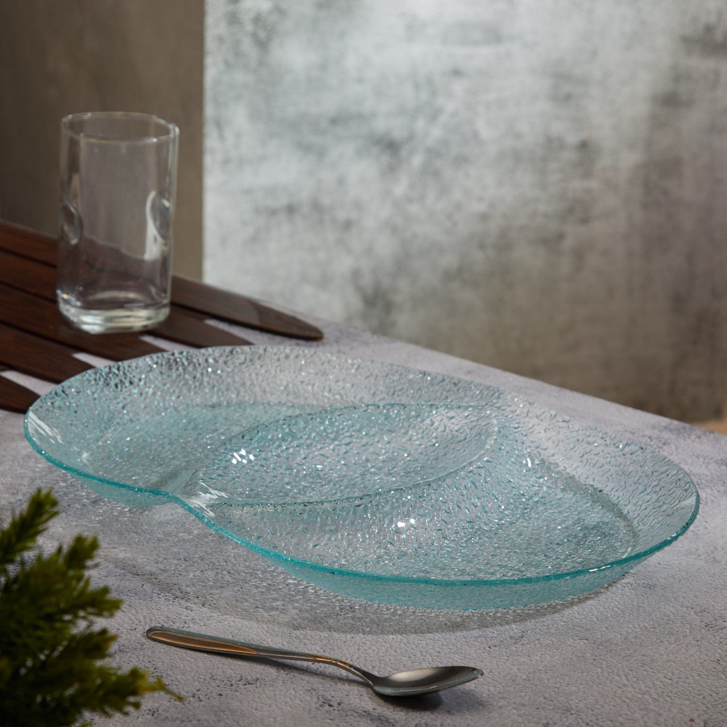 Red Butler Platter Glass Platter- Oval Chip and Dip GCD35A1 Elegant Glass Platters for Stylish Serving | Versatile and Chic Tableware Redbutler