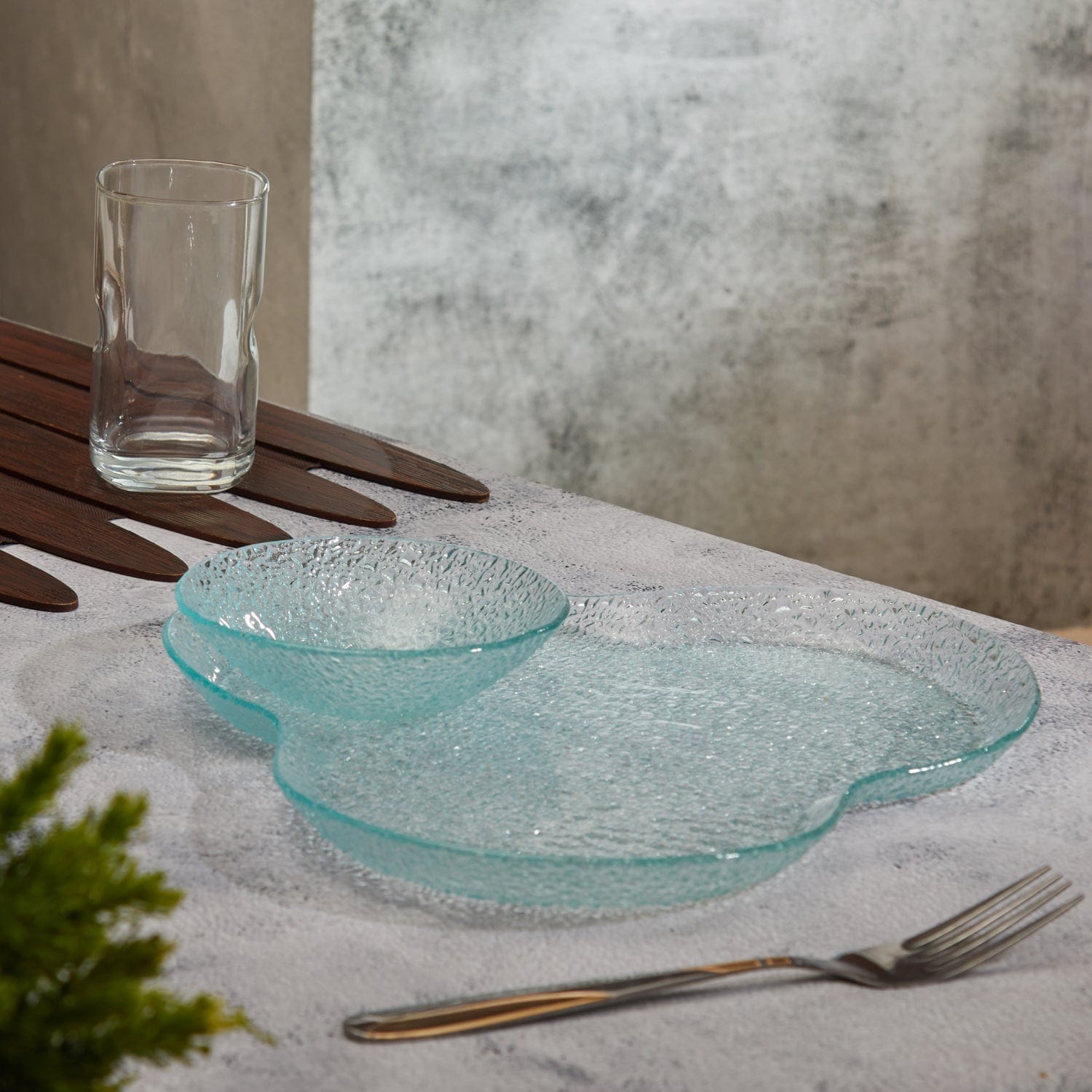 Red Butler Platter Glass Platter with Dip Bowl GCD26A1 Elegant Glass Platters with Bowl for Stylish Serving Chic Tableware Redbutler