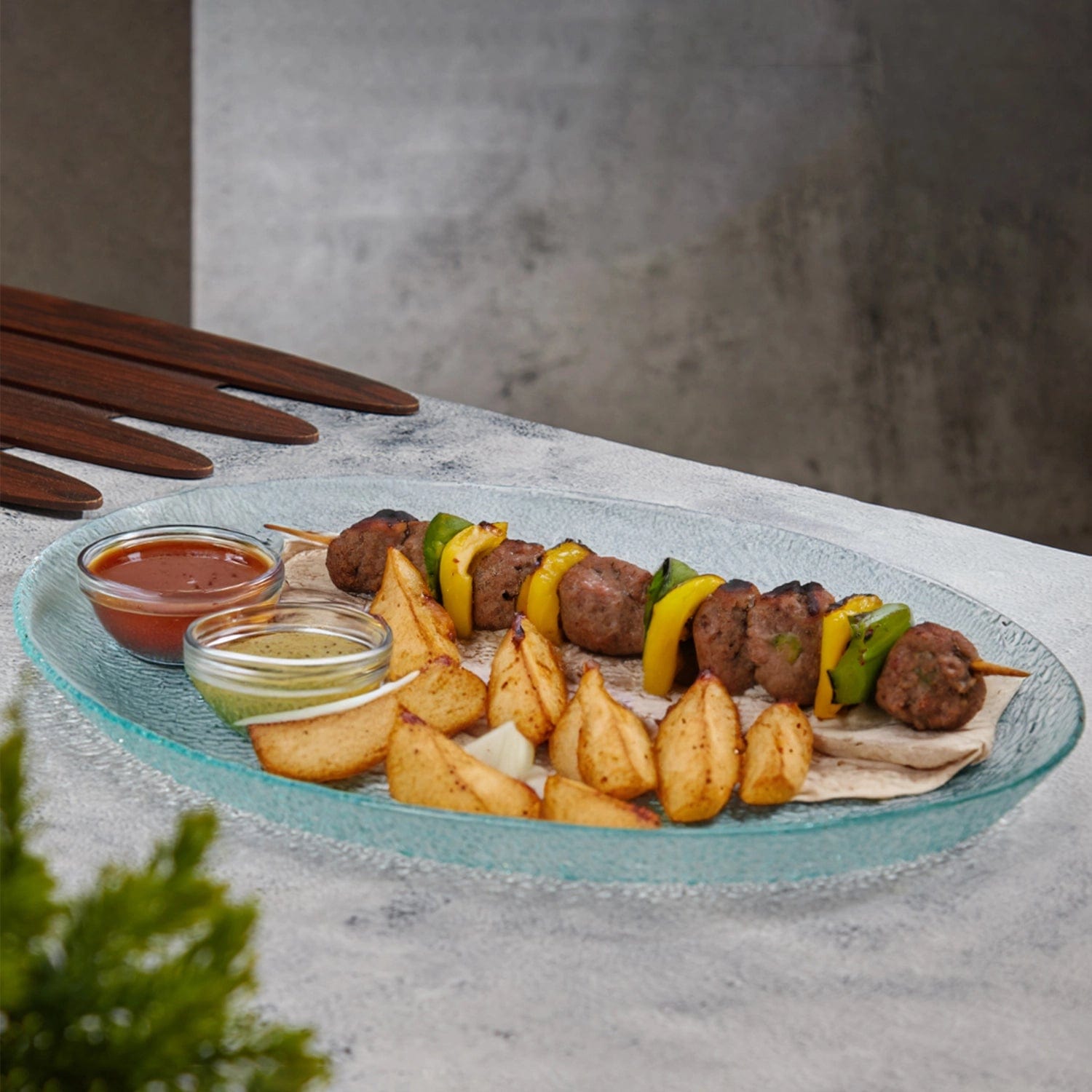 Elegant Glass Platters for Stylish Serving | Versatile and Chic Tableware